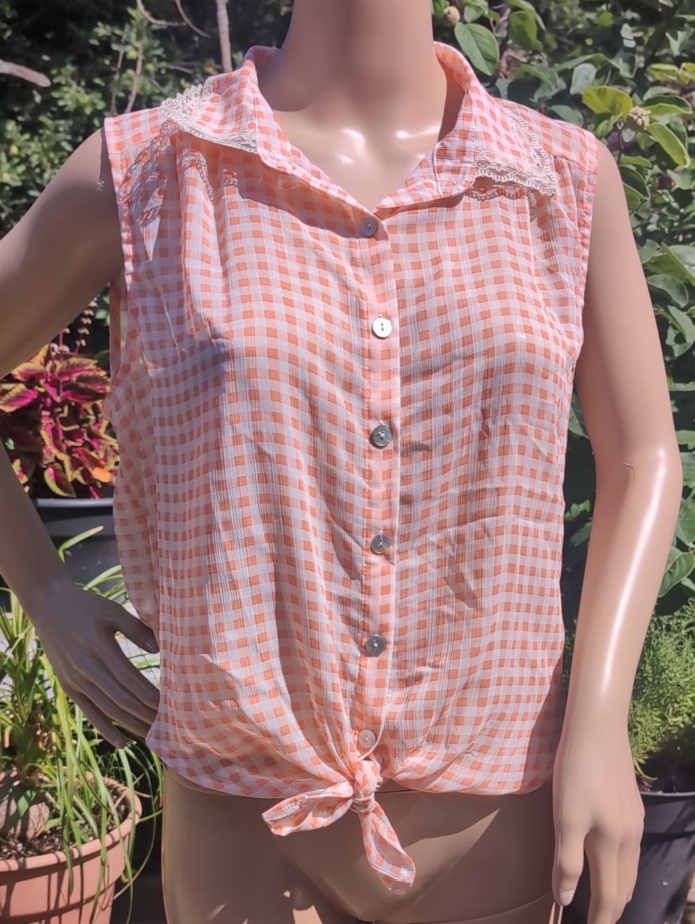 Living Doll Peach Gingham Sleeveless Shirt Sheer Lace Trim Tie Front Medium